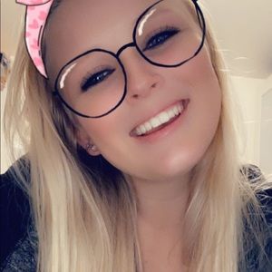 Meet your Posher, Carissa